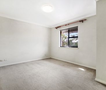 Modern and Spacious Townhouse - 1 WEEK FREE RENT - Photo 3