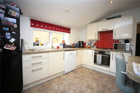 College Road, - Photo 2