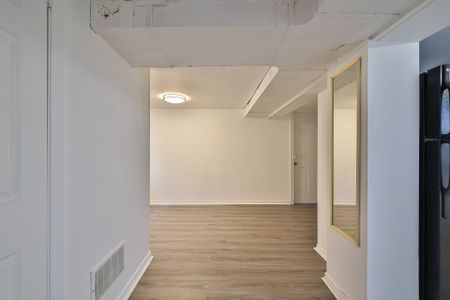 For Lease - 627 Sheppard Avenue Unit# Basement, Toronto, Ontario - Photo 5