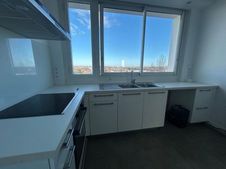 Location Appartement 4 pièces 120m² LA ROCHELLE 17000 - Photo 5