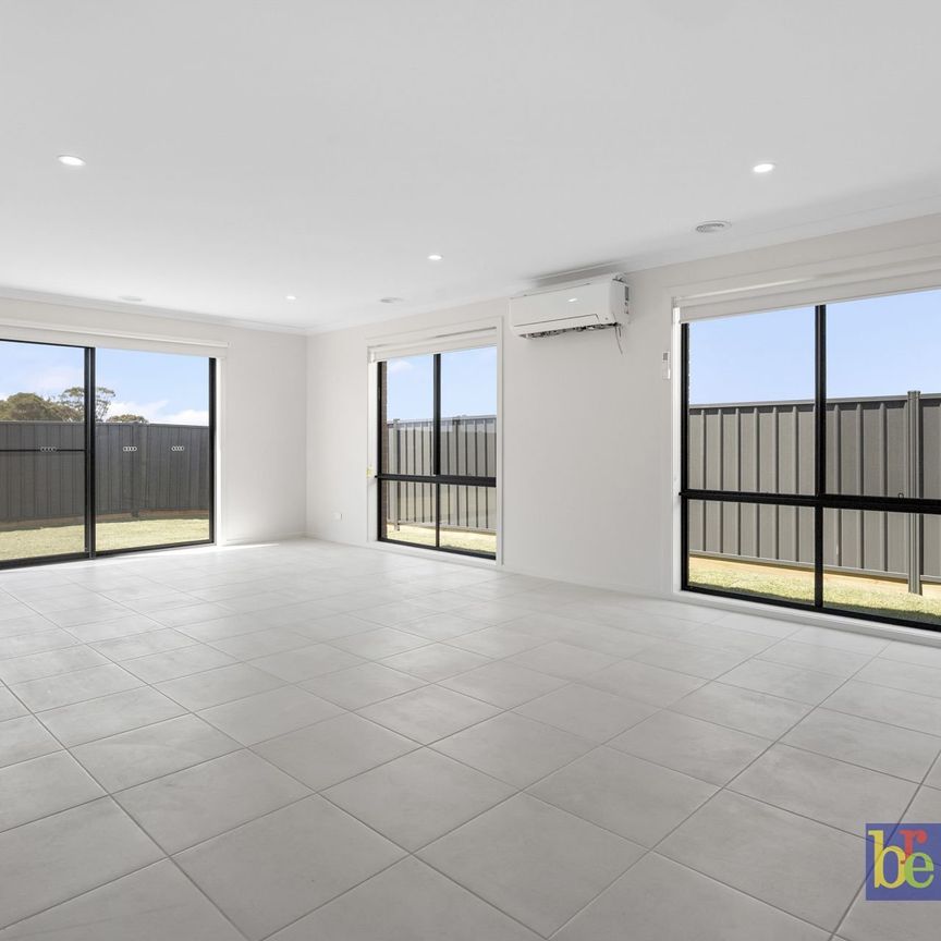 Modern & Spacious Family Home in Huntly - Photo 1