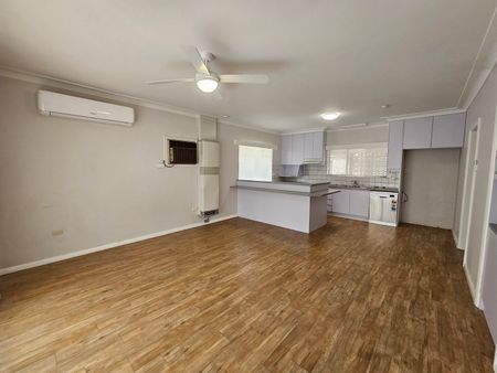 7 Mulqueeny Street, Wodonga VIC 3690 - House For Rent | Domain - Photo 2