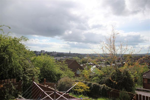 Two bed terraced house to rent in Farm Hill, Exeter, EX4 - Photo 1