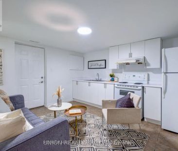 533 VICTORIA PK AVENUE - Photo 6