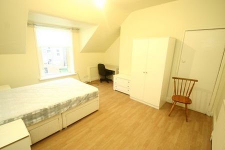 4 Bed - Croft Avenue, Millfield, Sunderland, Sr4 - Photo 5