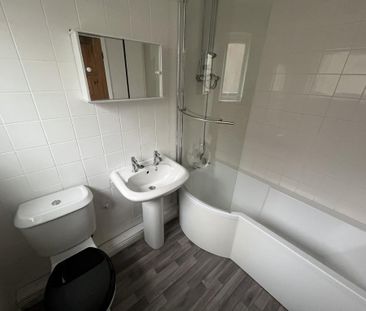 2 bedroom semi-detached bungalow to rent - Photo 5