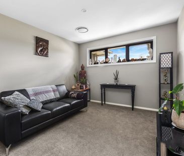 Modern Family Living in Sought-After Heritage Parc - Swim Spa, Duct... - Photo 4