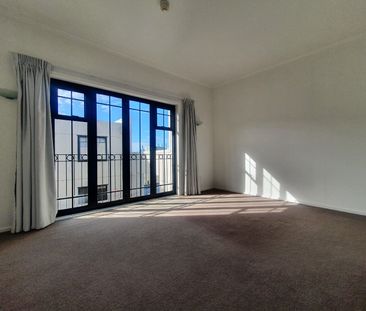 Two Bedroom with Two carparks! - Photo 6