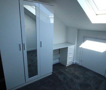 6 bedroom semi-detached house to rent - Photo 5