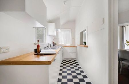 1/4 Rosebank Avenue, Strathmore VIC 3041 - House For Rent | Domain - Photo 5