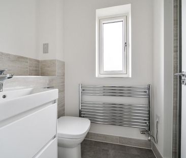 3 bedroom detached house to rent - Photo 5