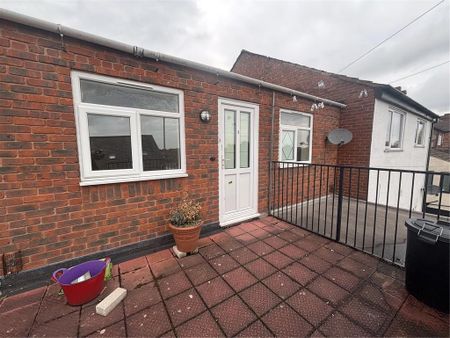 2 bedroom apartment to rent - Photo 5