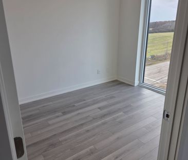 For Lease - 3079 Trafalgar Road Unit# 805, Oakville, Ontario - Photo 3