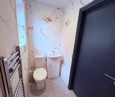 Beach Road - Room 8, South Shields, South Shields, Tyne and Wear, N... - Photo 2