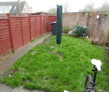 Larksfield, Covingham, Swindon, SN3 - Photo 1