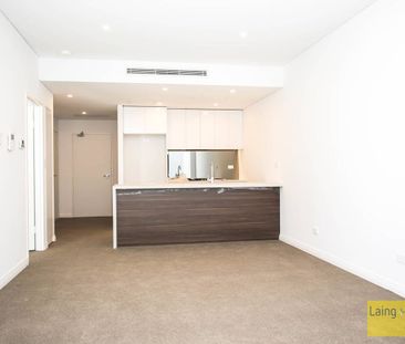 Executive 1 Bedroom + Study Apartment - Photo 1