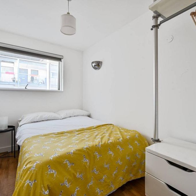 3 bedroom flat to rent - Photo 1