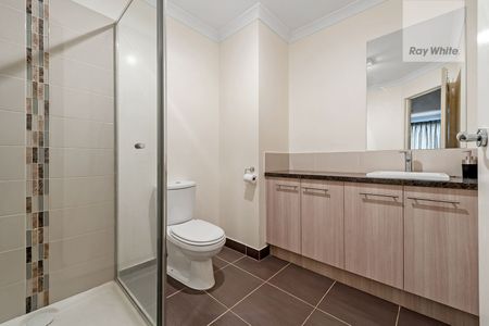 Grand Family Home - Photo 2