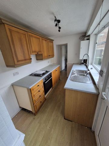 2 bedroom terraced house to rent - Photo 5