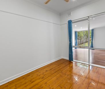 A Charming 3-Bedroom Home Tailored for Comfortable Living - Photo 3