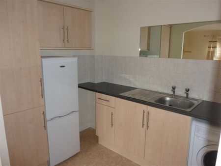 1 bedroom flat to rent - Photo 4