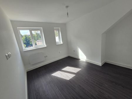 9 bedroom semi-detached house to rent - Photo 2