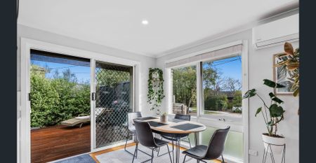 Sensationally Stylish - Photo 2