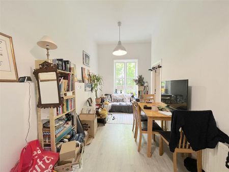 3 bedroom flat to rent - Photo 3