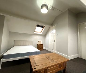 Attic Flat, St Vincent Ave, DN1 - Photo 1