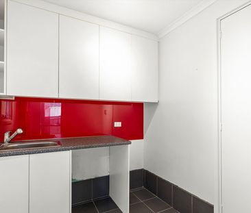 Stunning Family Home! - Photo 4