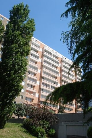 Location Appartement 3 pièces 65m² ST ETIENNE 42000 - Photo 2