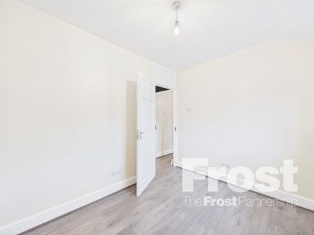 St. Elmo Crescent, Slough, Berkshire,SL2 - Photo 2