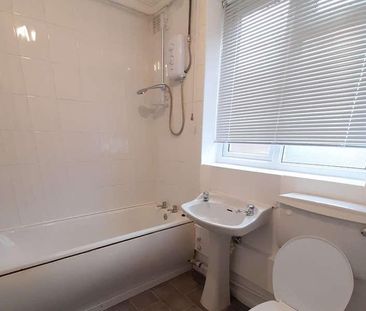 Barratt Close, Stoneygate, Leicester, LE2 - Photo 1