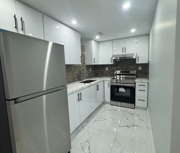 For Lease - 32 Whitlock Crescent, Ajax, Ontario - Photo 4