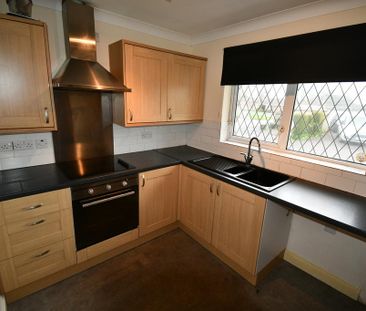 2 bedroom semi-detached bungalow to rent - Photo 4