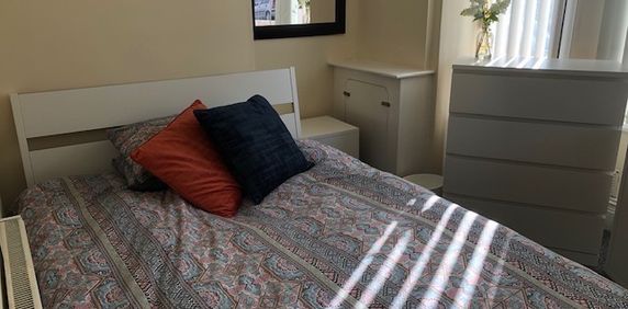 7 Bed Terraced House, Whitby Road, M14 - Photo 2