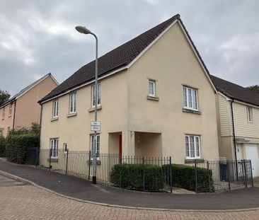 4 bedroom detached house to rent - Photo 2