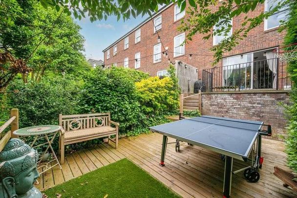 Albert Drive, Southfields, SW19 - Photo 1