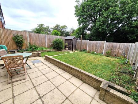 2 bedroom maisonette to rent - Photo 5