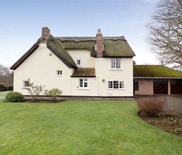 A beautifully preserved and well maintained Grade II listed detache... - Photo 2