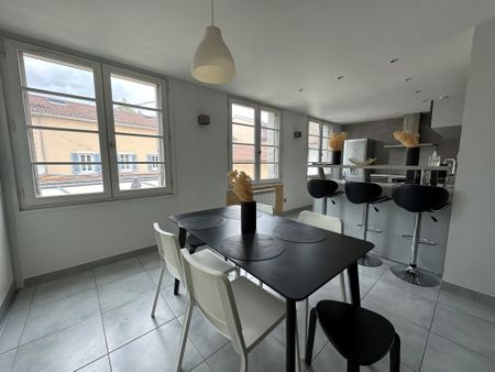 T2 meublé lumineux dans le centre de Châtillon-sur-Chalaronne - Photo 2