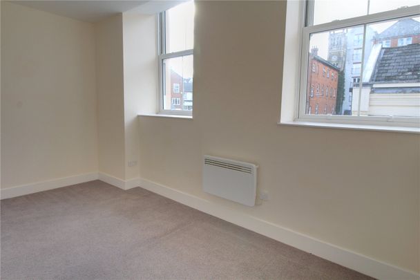 Union Terrace, Aldershot, GU11 - Photo 1