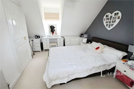 3 bedroom mid-terrace to rent The Pollards, Bourne PE10 - Photo 2