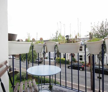 2 bedroom flat to rent - Photo 6