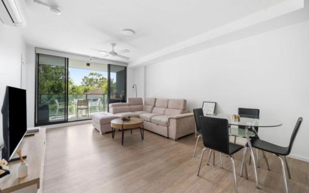 Varsity Lakes - Photo 1