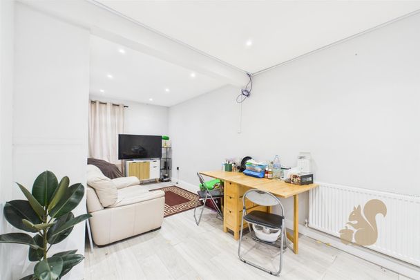 Langton Avenue, Chelmsford - Photo 1