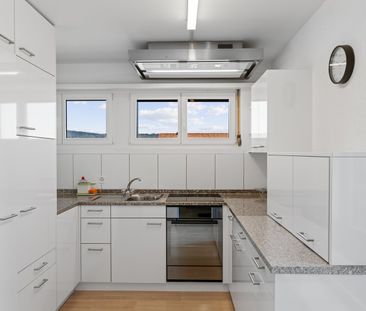 Möblierte 1.5-Zimmer-Wohnung mit Balkon in Dällikon Zürich - Photo 2