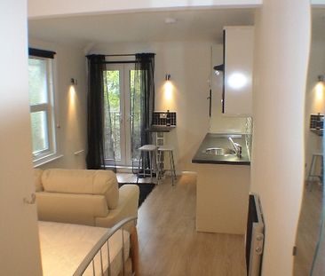 Studio Flat, Langhorn Road, SO16 - Photo 1