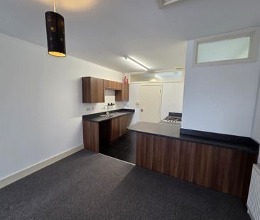 2 bedroom maisonette to rent - Photo 2