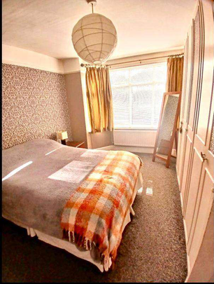 1 bedroom in a house share to rent - Photo 1